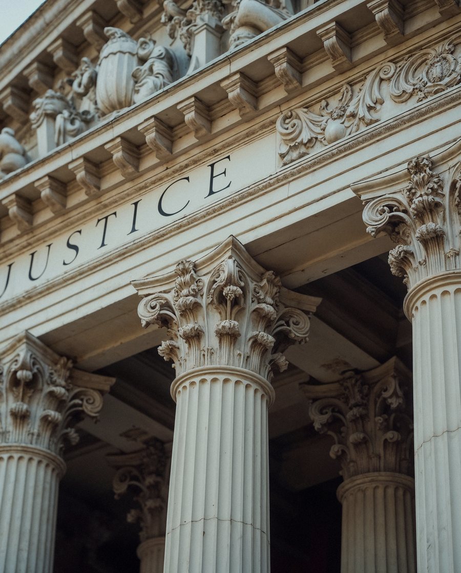 Courthouse facade in Lower Manhattan